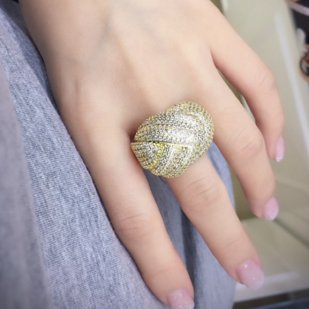 Knot ring